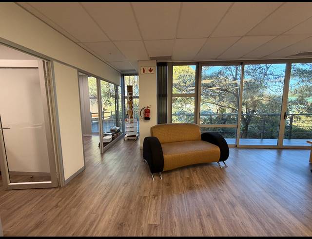 338M² OFFICE TO LET IN SOMERSET PARK